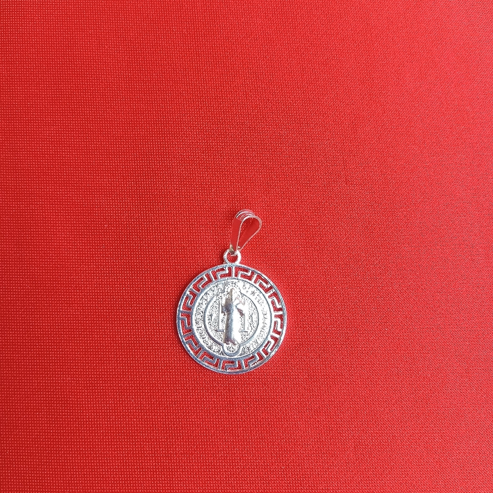 925 Sterling Silver St Benedict Catholic Medal and chain necklace - Picture 7 of 15